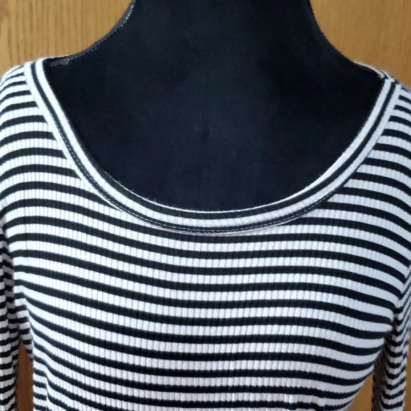 Bke red striped layered look long sleeve light comfy top - Picture 2 of 6